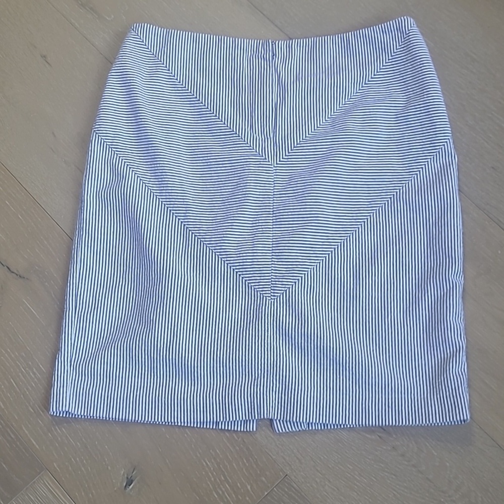 J. McLaughlin SeerSucker Mini Skirt Women's sz 6 100% Cotton Blue/White Stripe